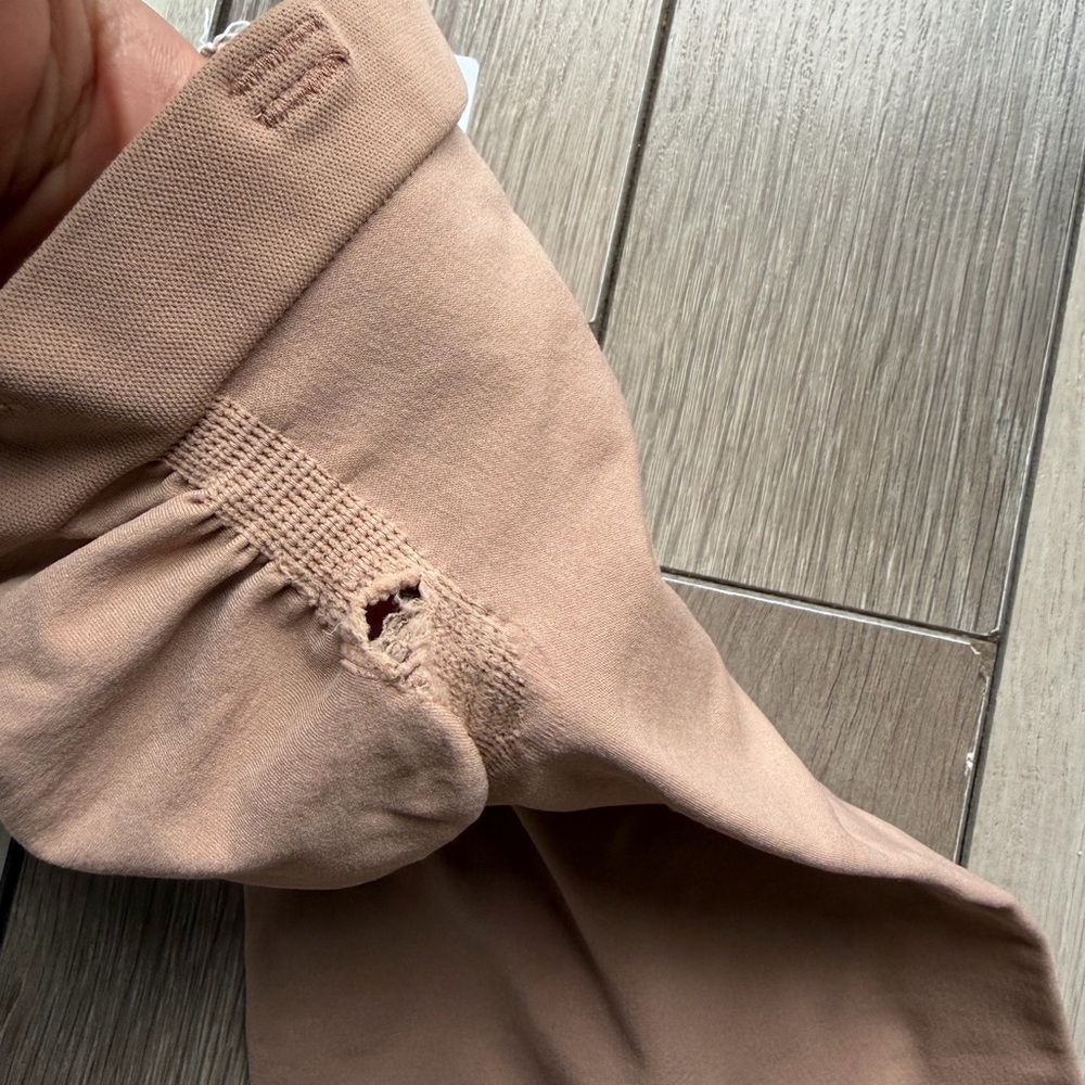 SKIMS Seamless Sculpt Strapless Shortie Bodysuit - Picture 3 of 6